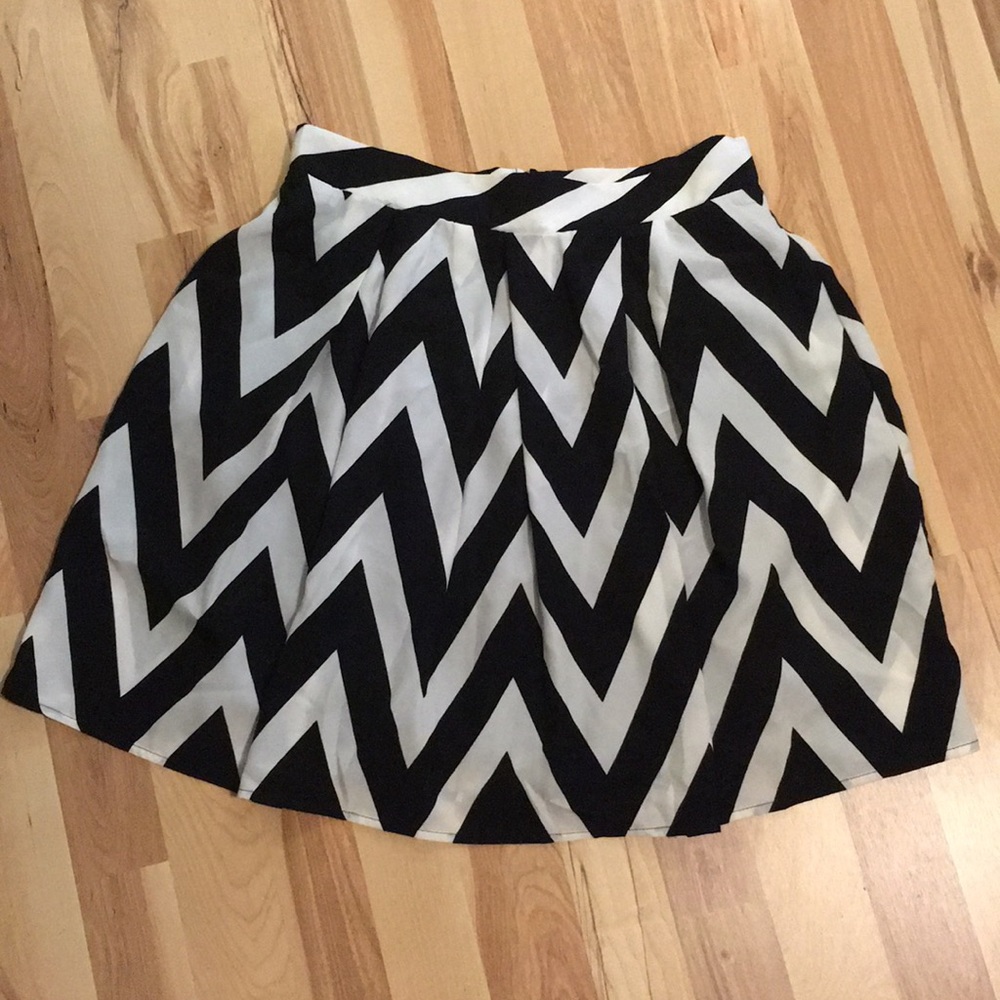 Black and white/off white skirt